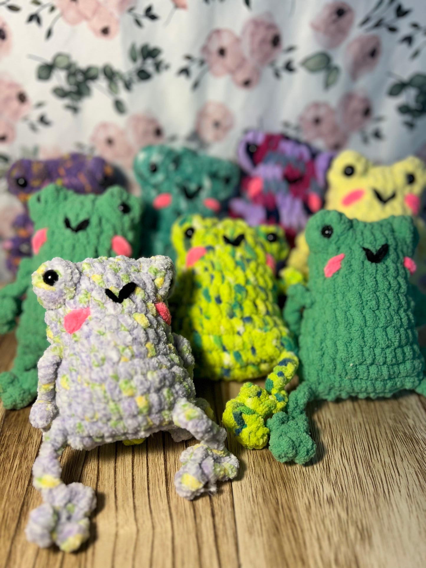 Crochet Leggy frogs