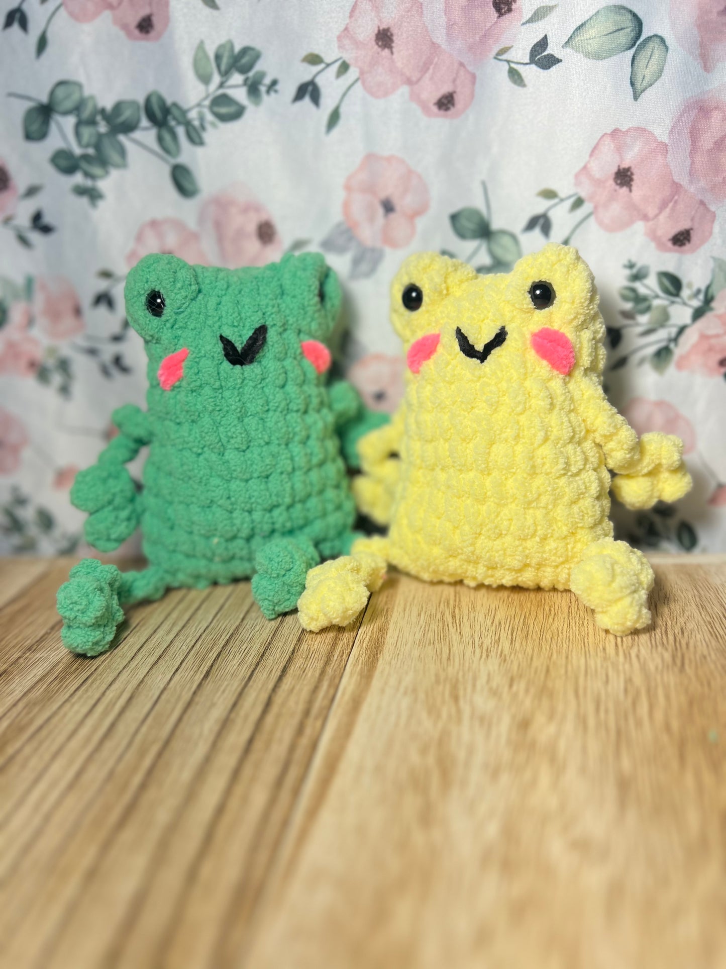 Crochet Leggy frogs