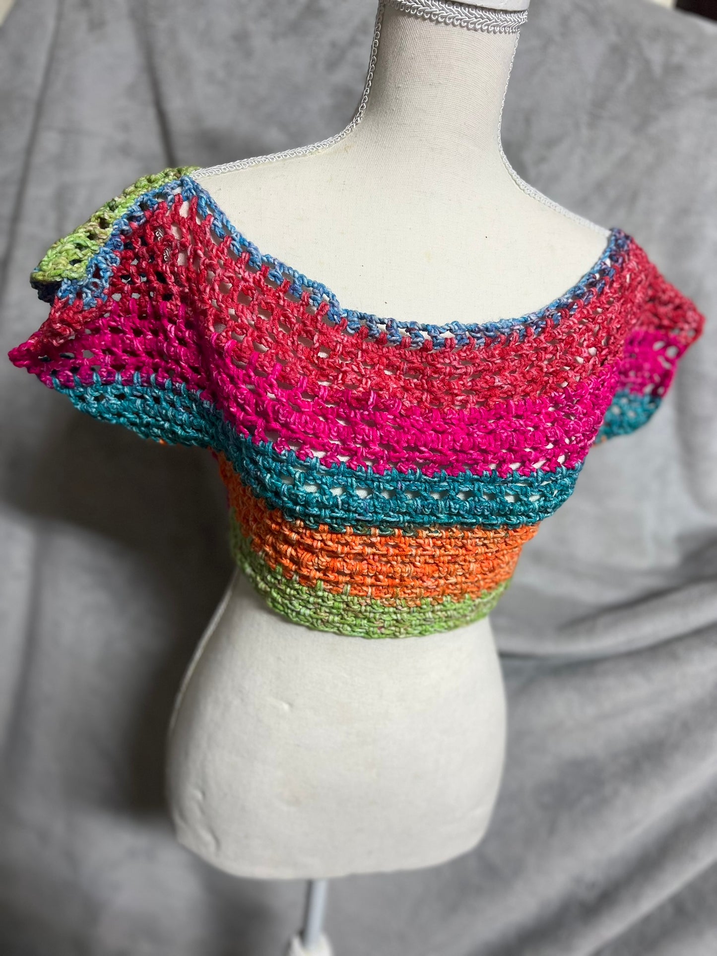 Multicolored crop top