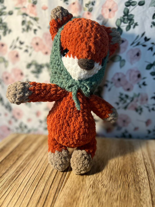 Crochet fox in a bonnet