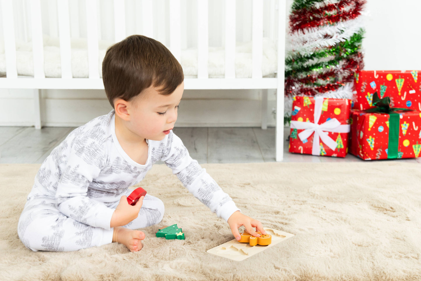 Pearhead - Wooden Christmas Holiday Puzzle, Montessori Learning Toy